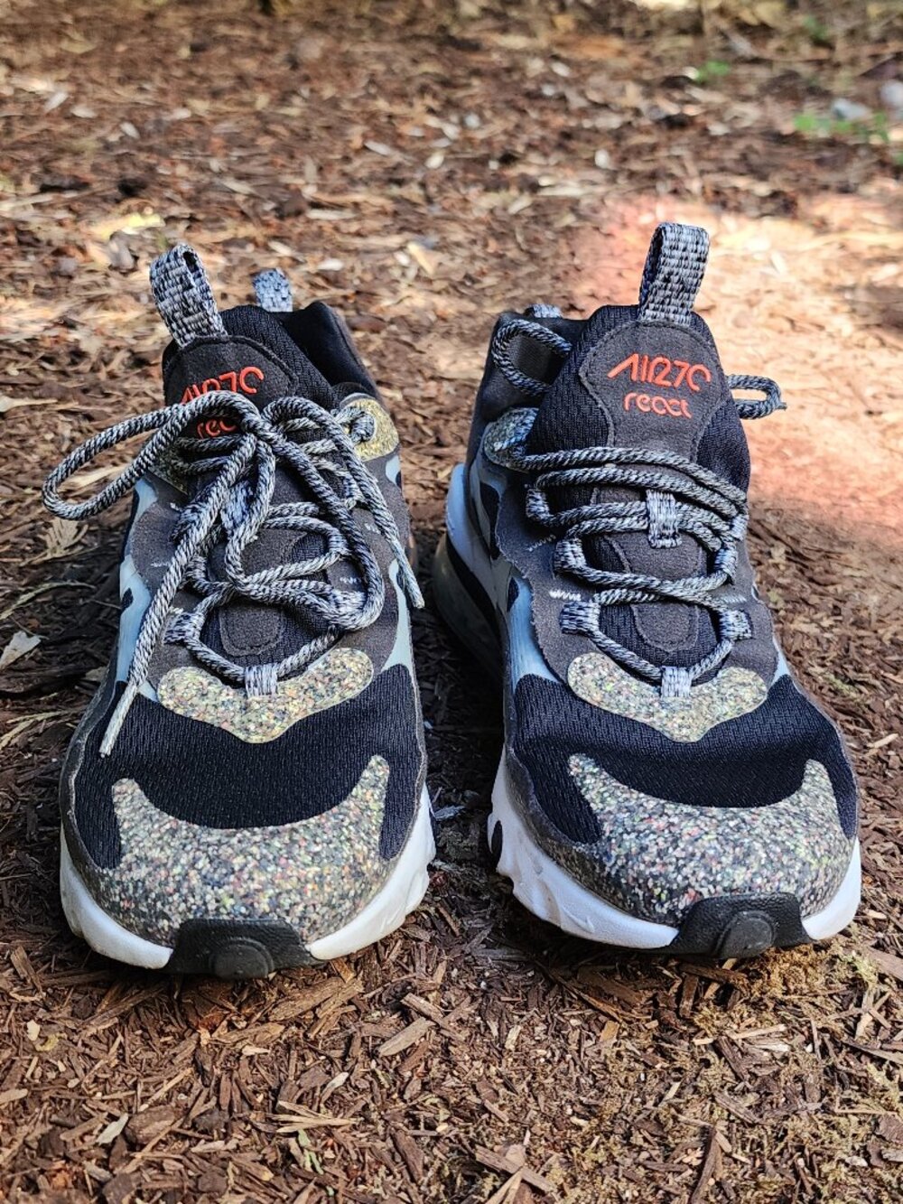 GUC Nike Air Max React 270 black & multi 6.5 youth, 8 Women's